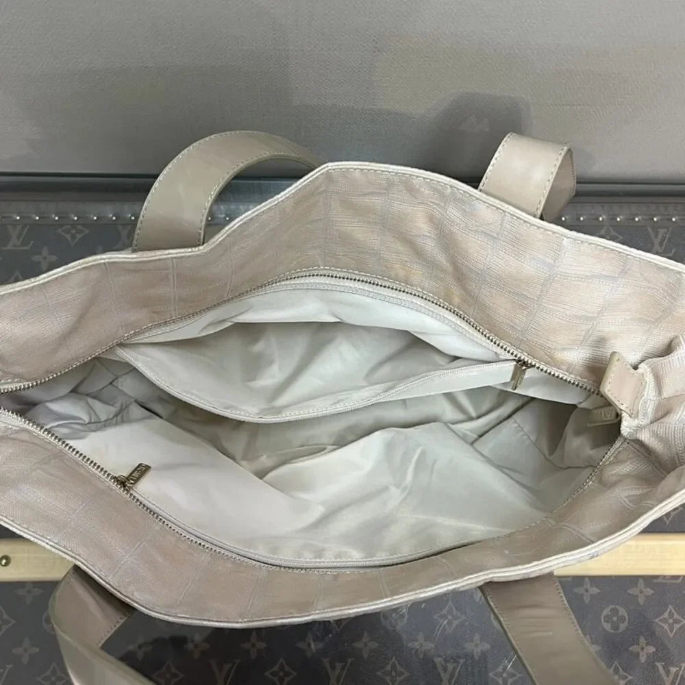 Chanel Women Pre-Loved Bag Very Good Condition